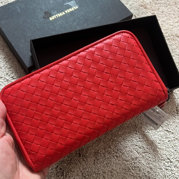 Bottega Veneta Wallet! - Picture 3 of 8